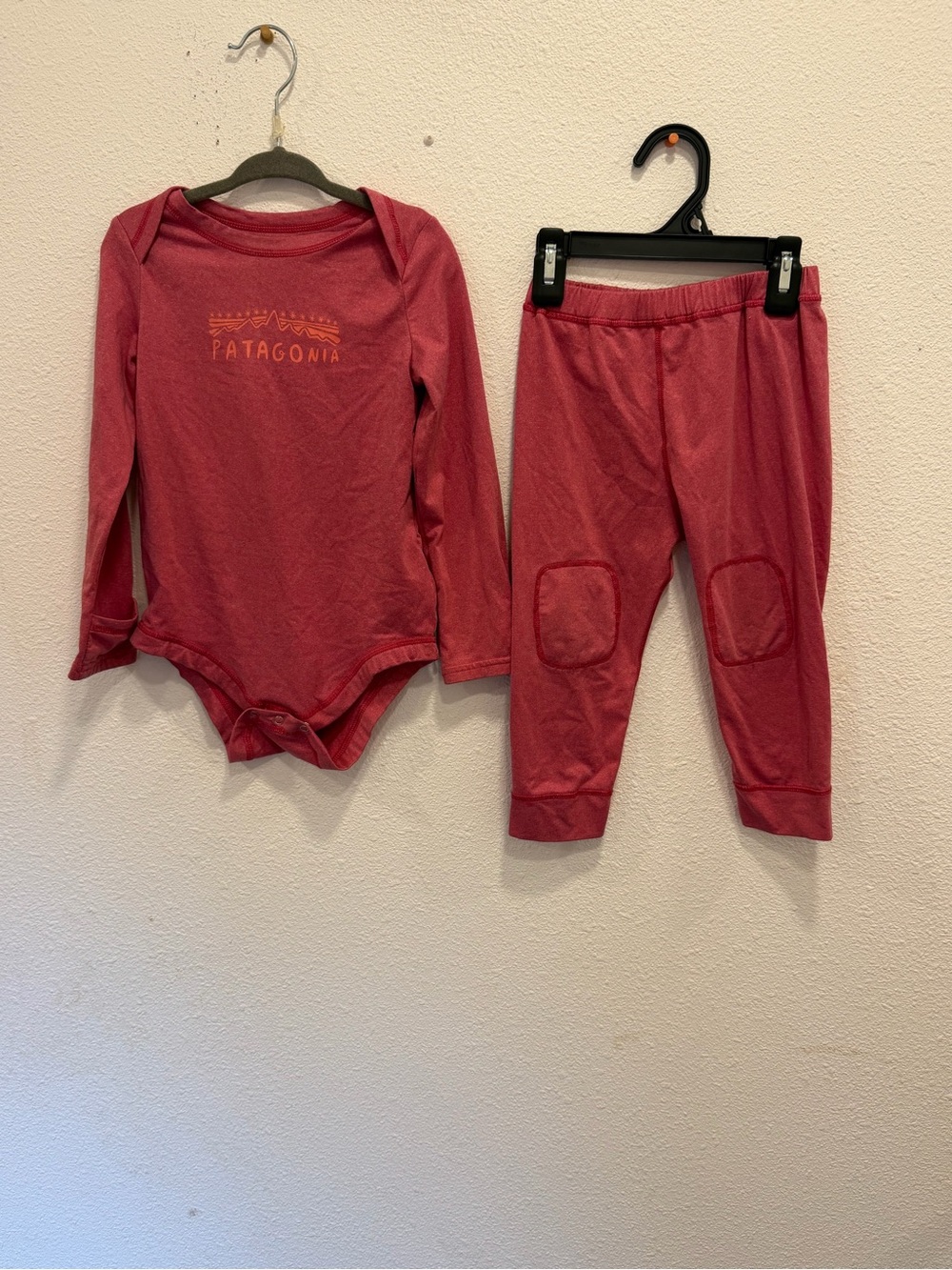 Patagonia Baby Long Sleeve Bodysuit & Pants Set - Rose Red